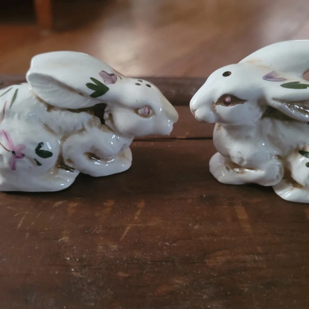 Source Unknown White Floral Ceramic Rabbits - Picture 2 of 2